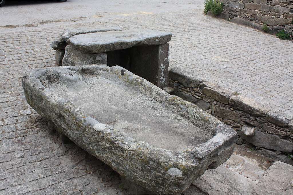 Sarcófago de Albá en Palas de Rei