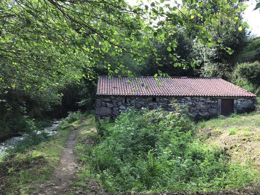 Sendeiro dos Muíños de Ríomaior en Vilaboa