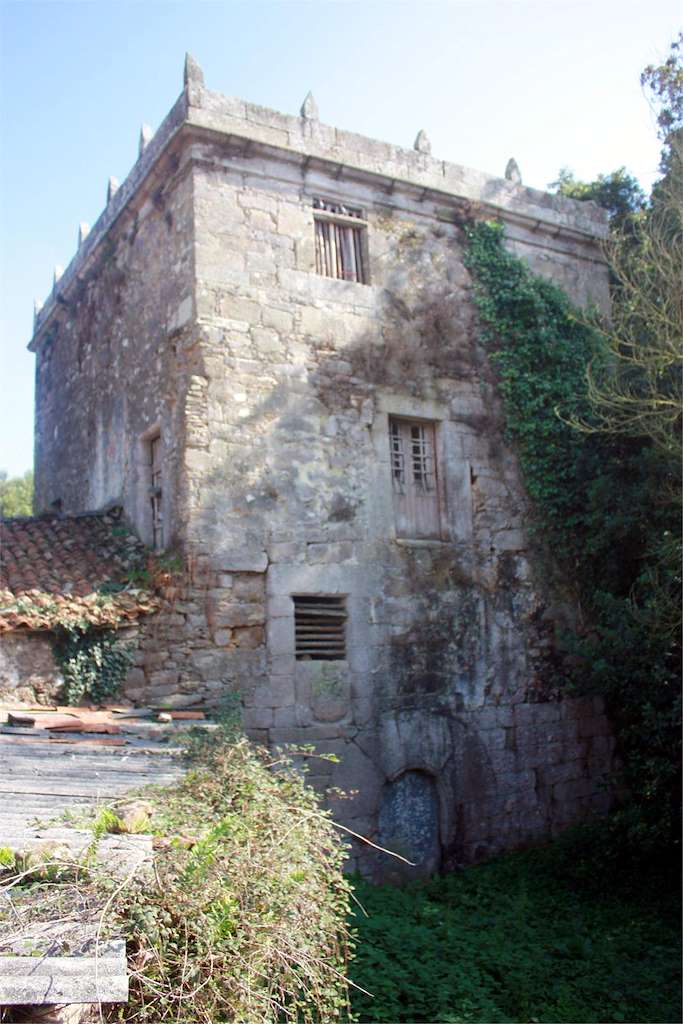 Torre da Penela en Cabana de Bergantiños
