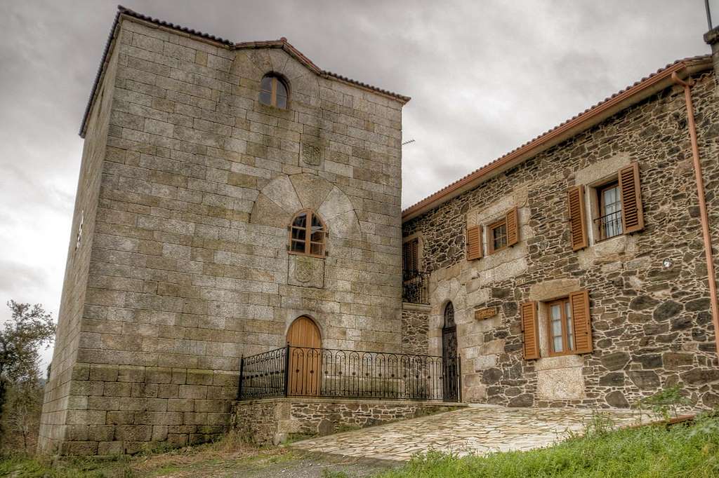 Torre de Nogueira en Coristanco