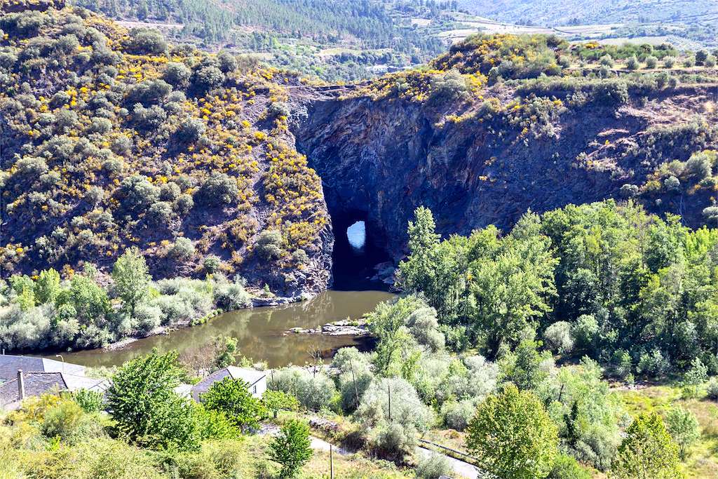 Túnel Romano de Montefurado en Quiroga