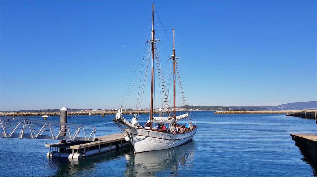 Velero Manuyael en Vilanova de Arousa
