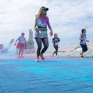 VII Carreira Holi Gaiás en Santiago de Compostela