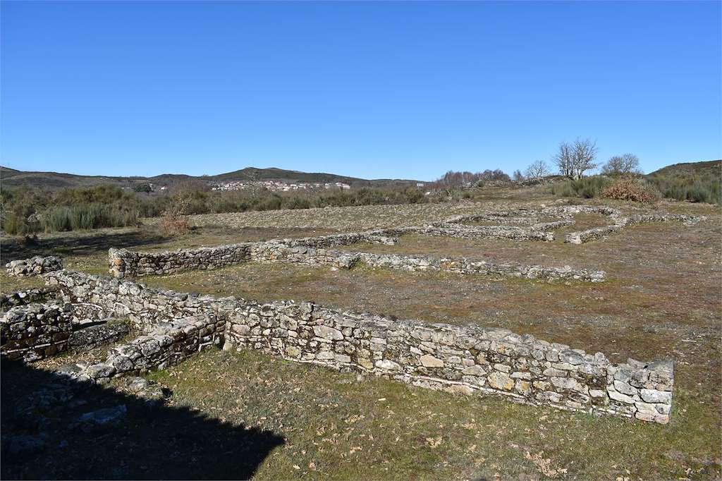 Yacimiento de Santa Marta de Lucenza en Cualedro