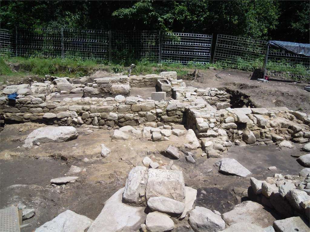 Yacimiento Igrexa Vella de Santa Comba de Louro en Valga