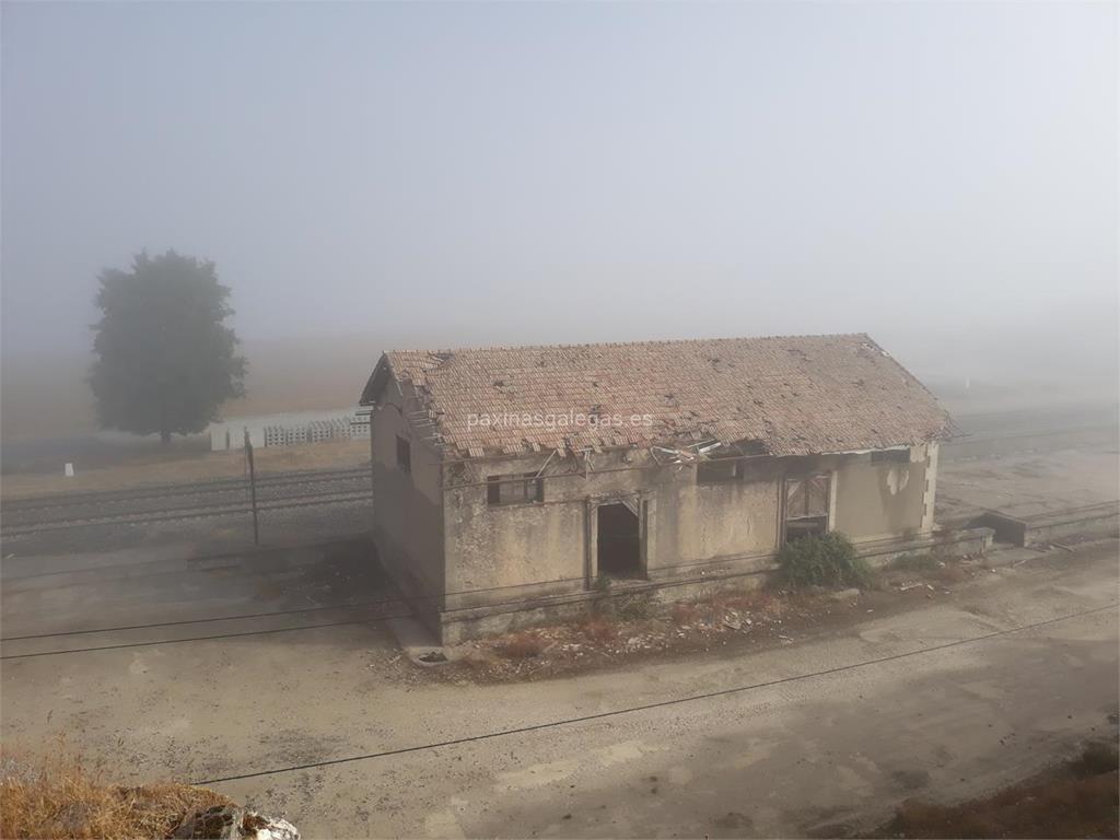 imagen principal Antiguas Viviendas Ferroviarias de A Venda da Capela