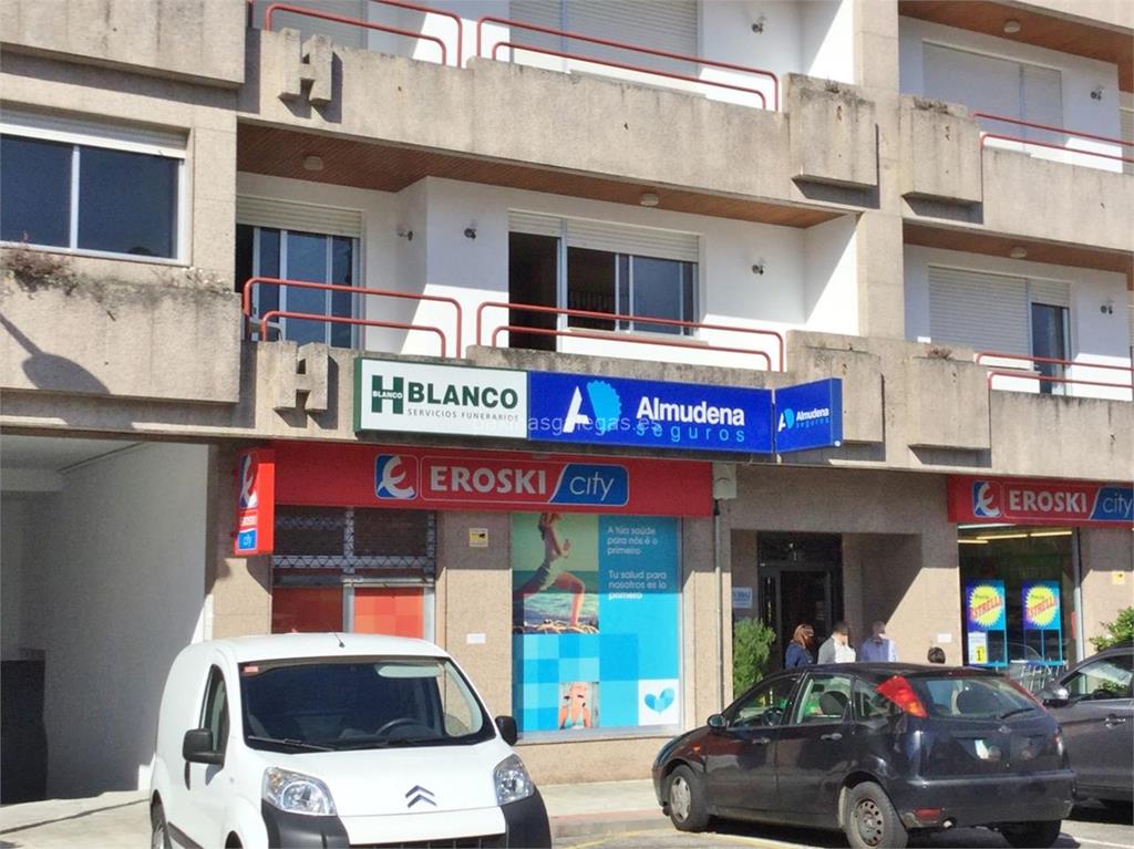 imagen principal Blanco (Almudena Seguros)