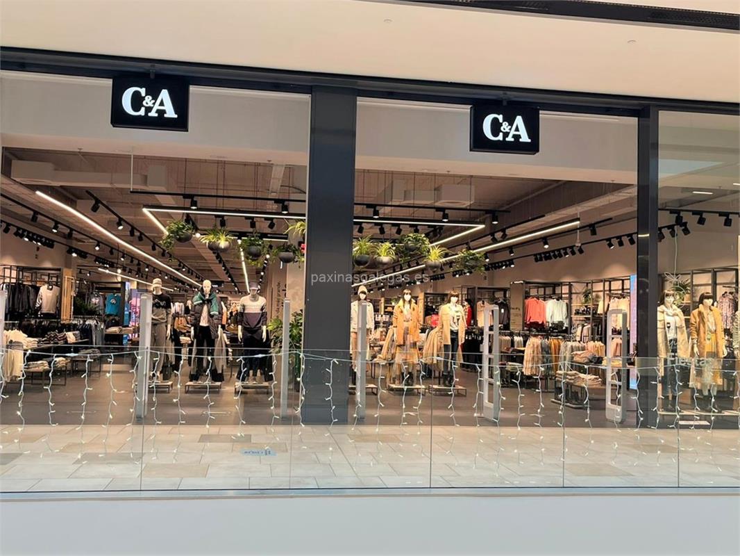 Tienda de Ropa C&A Estación, 1 )