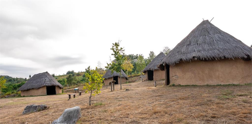 imagen principal Cabañas Prehistóricas de Salcedo