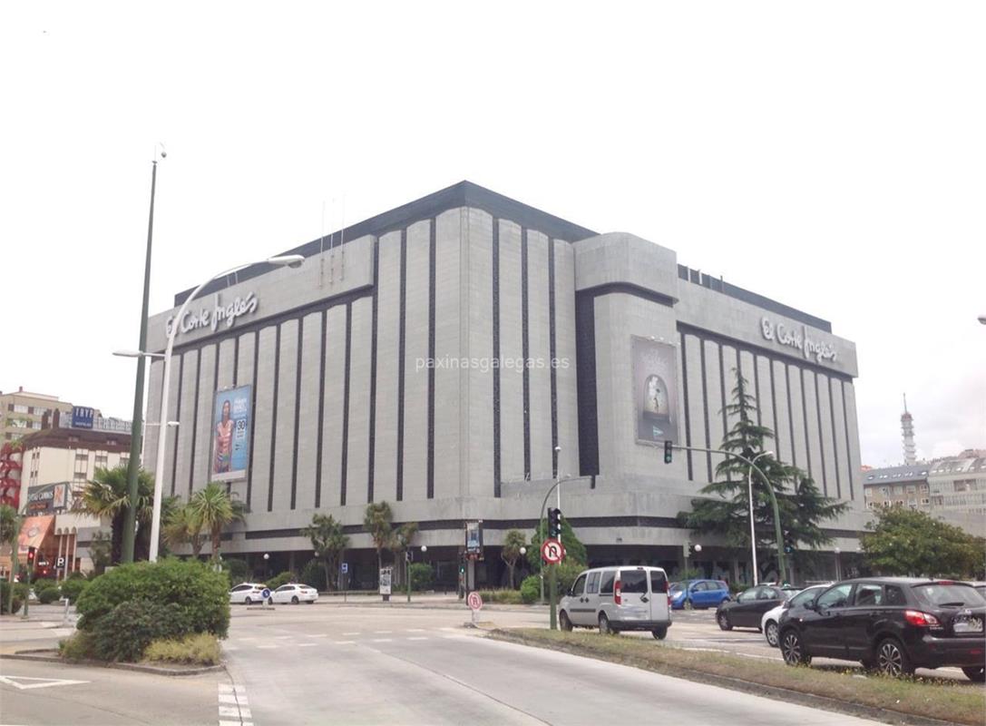 Tienda de Ropa Carolina Herrera A Coruña (Ramón y Cajal, 57)