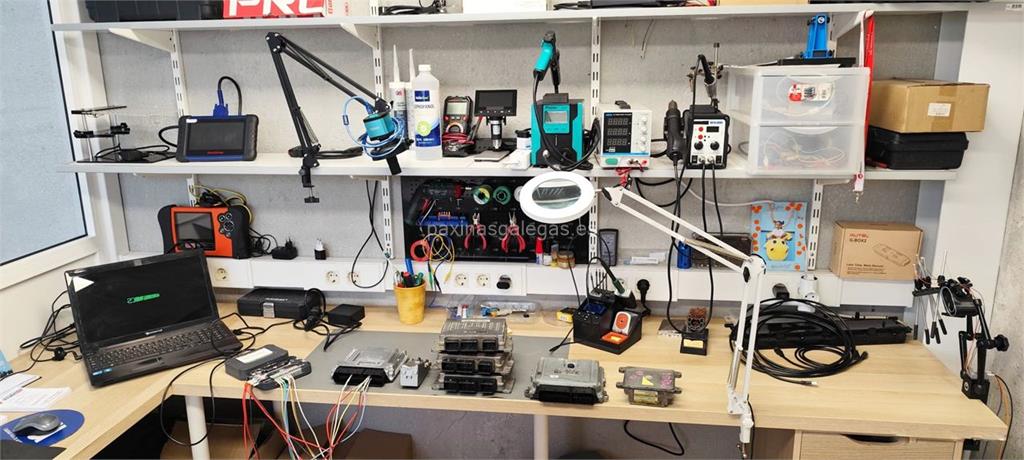 Taller electrónico Cartronics en Valdoviño