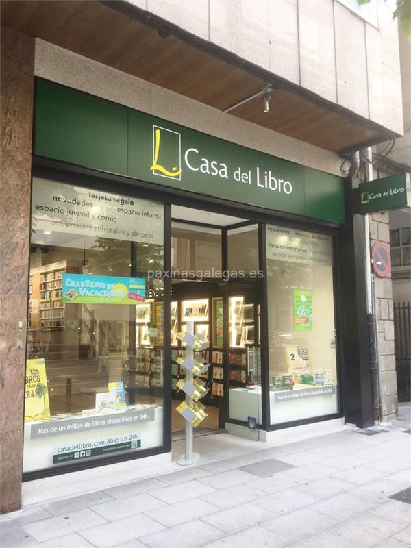 calina Cenar tira Librería Casa del Libro en Santiago