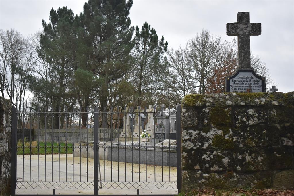 Denbert Almoite Cementerio de Almoite en Baños