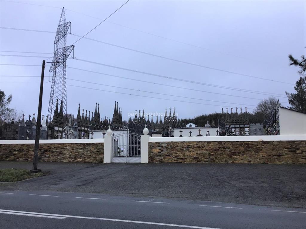 imagen principal Cementerio de Cabreiros