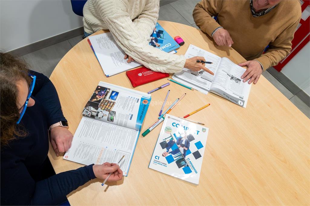 Centro de Idiomas Verbas imagen 18