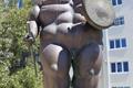 imagen principal Escultura Soldado Botero