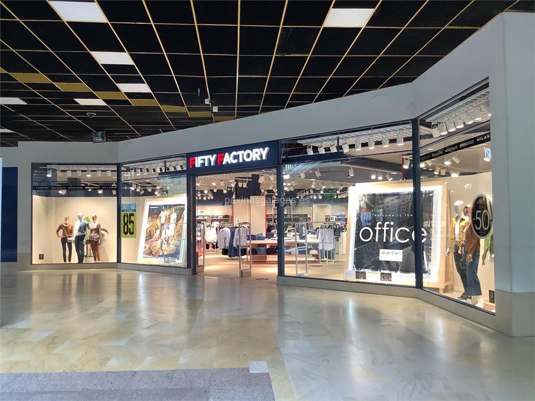 Unidad Persona con experiencia bloquear Tiendas de Ropa Fifty Factory en Santiago