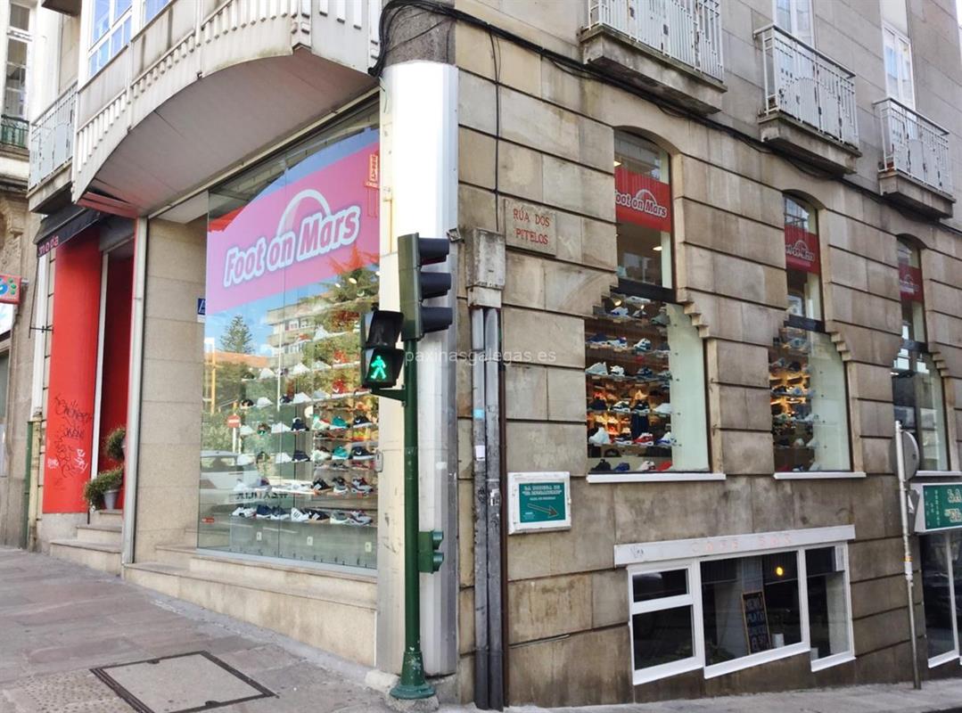 fuga de la prisión diseñador bañera Tienda de Zapatillas Deportivas Foot On Mars en Santiago (Hórreo, 17 )