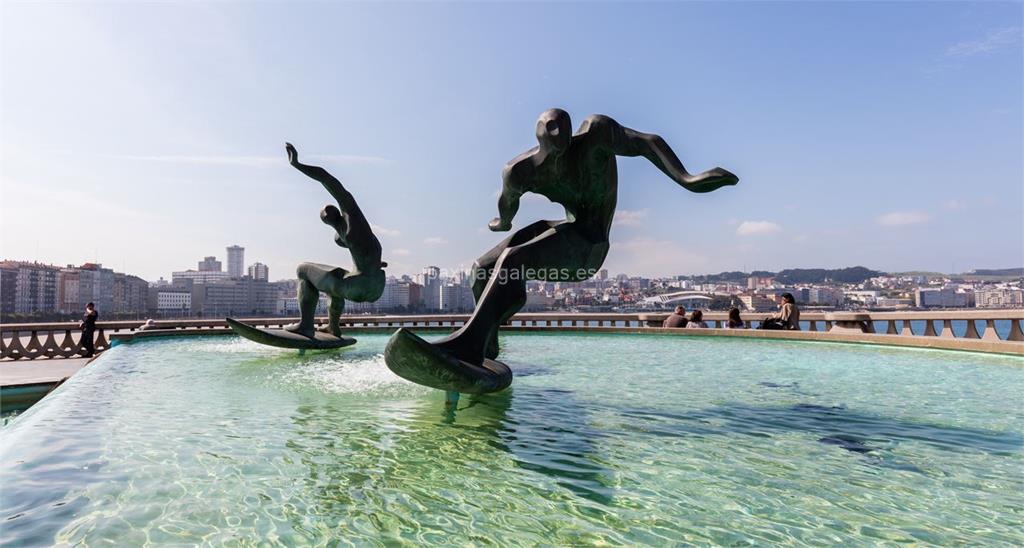imagen principal Fuente de los Surfistas