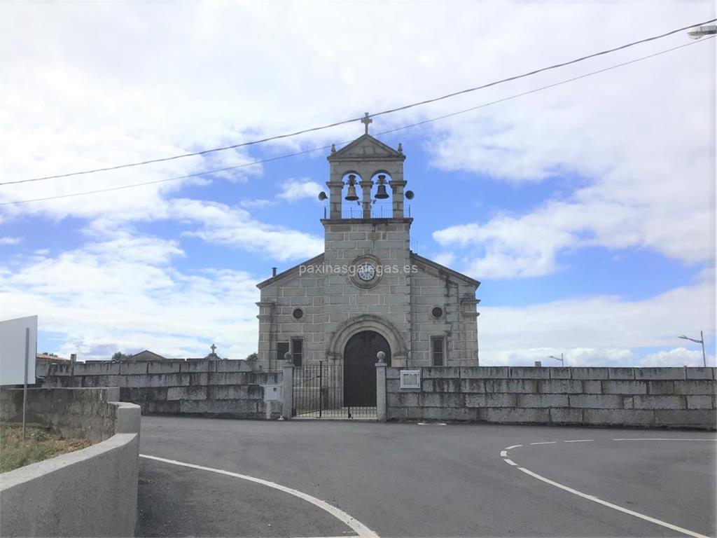 imagen principal Iglesia y Cementerio de Nosa Señora de Lourdes de A Manchica