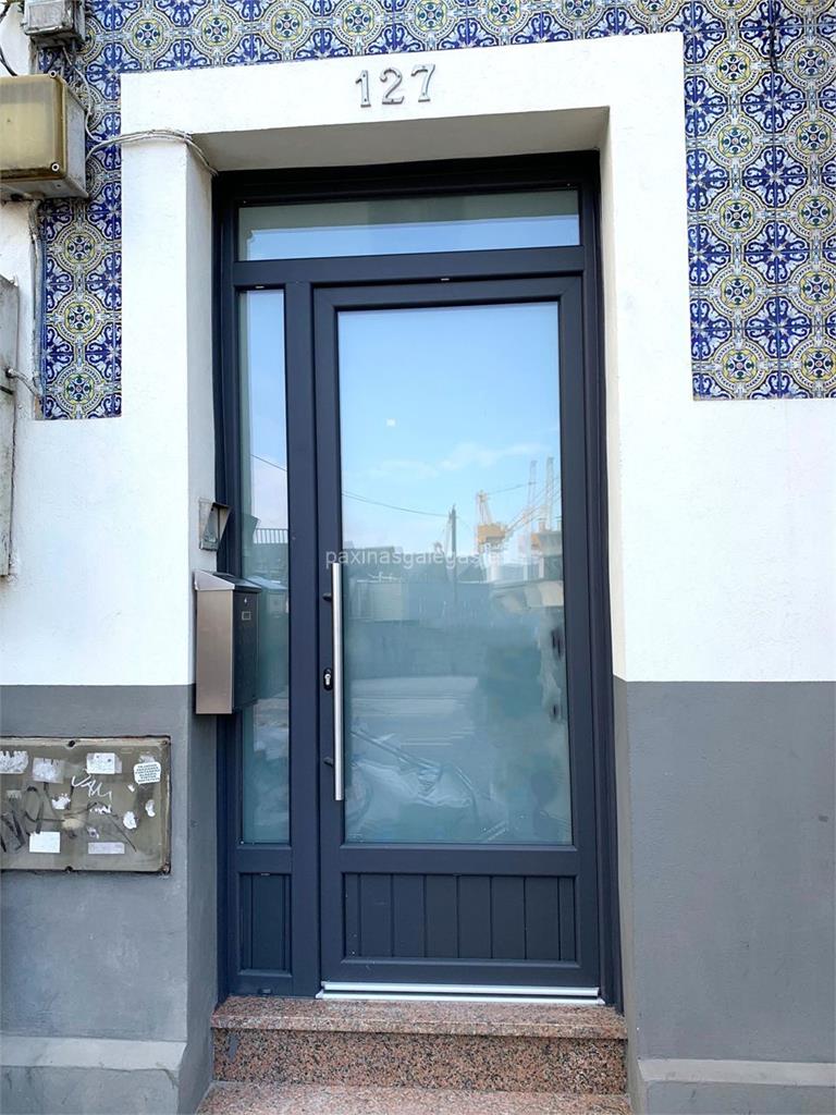 JMGarcía PVC Kömmerling - Aluminio - Madera imagen 9