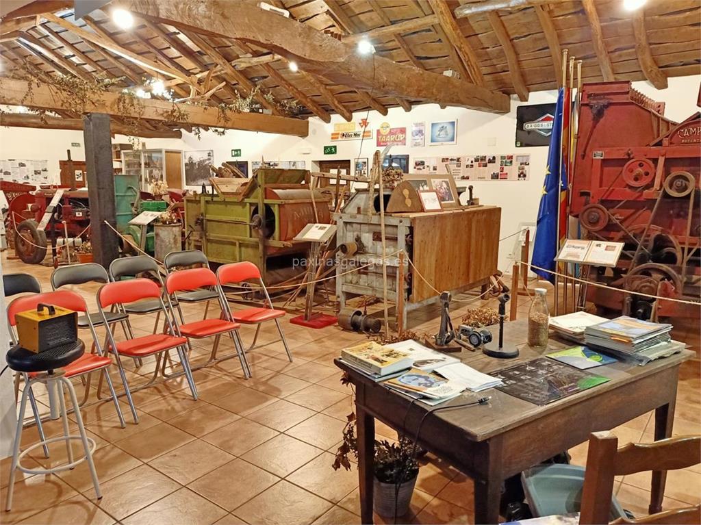 imagen principal Muvicla - Museo Vivo e Integrado do Campo e da Locomoción Agraria