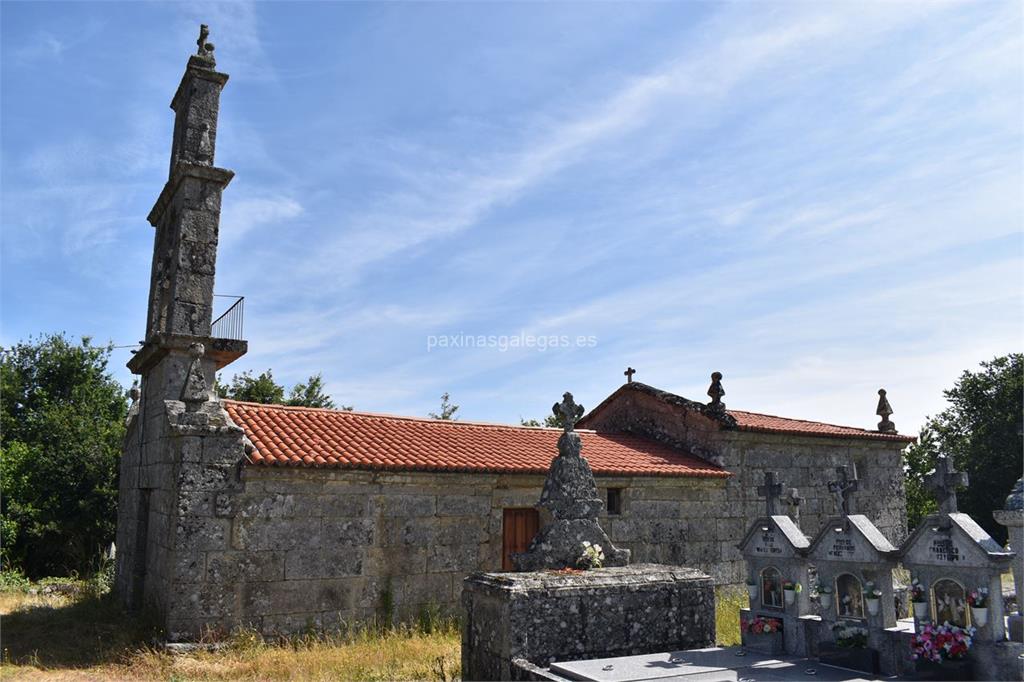 imagen principal Parroquia y Cementerio de San Adrián de Zapeaus