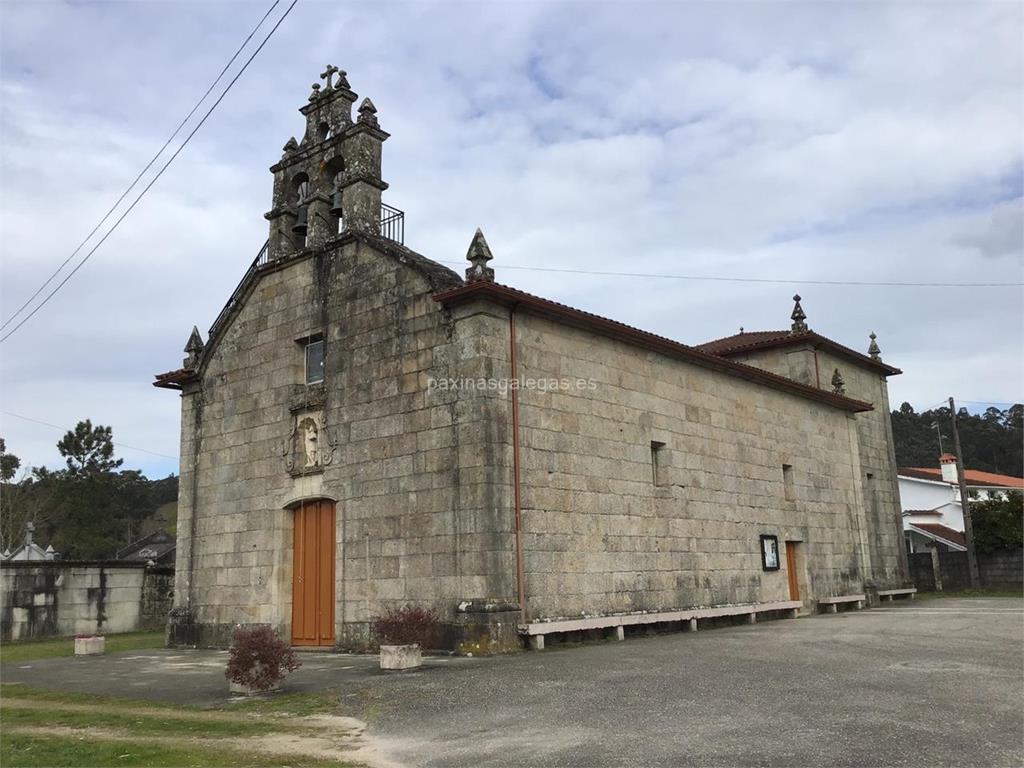 imagen principal Parroquia y Cementerio de San Fins de Celeiros