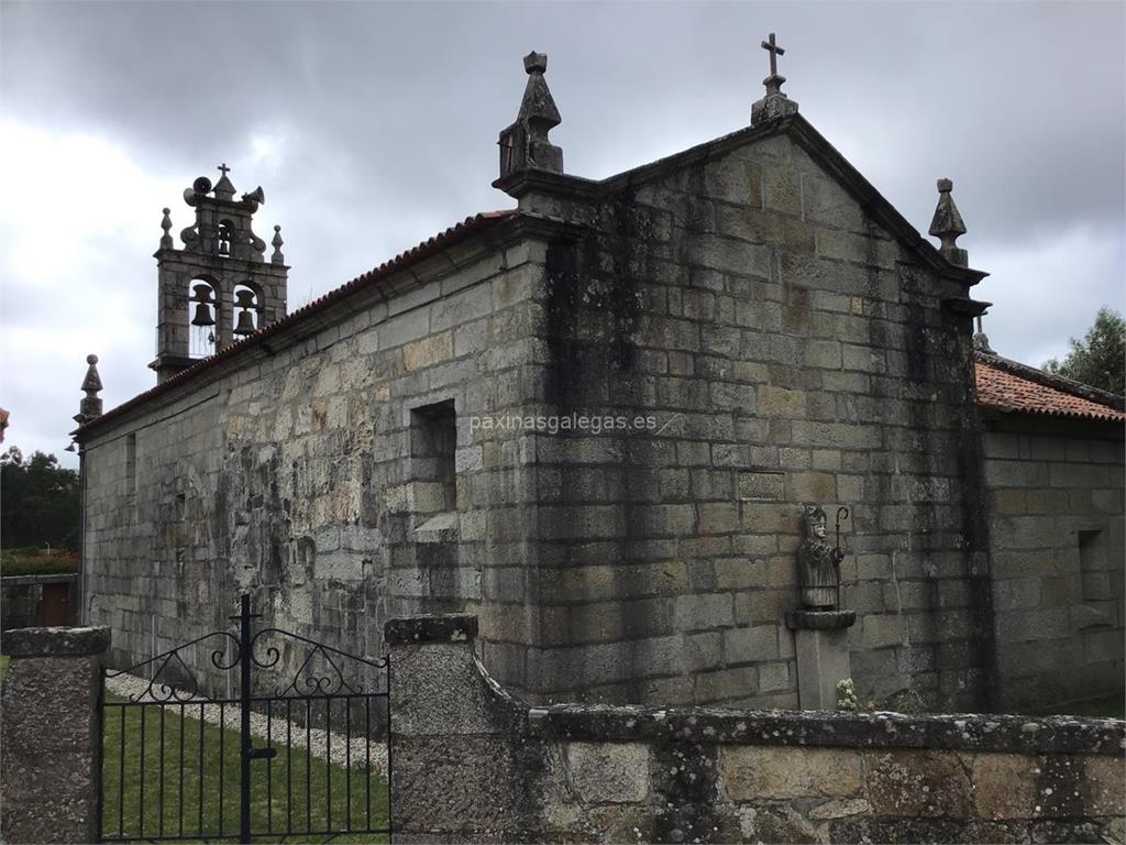 imagen principal Parroquia y Cementerio de San Martiño de Borreiros