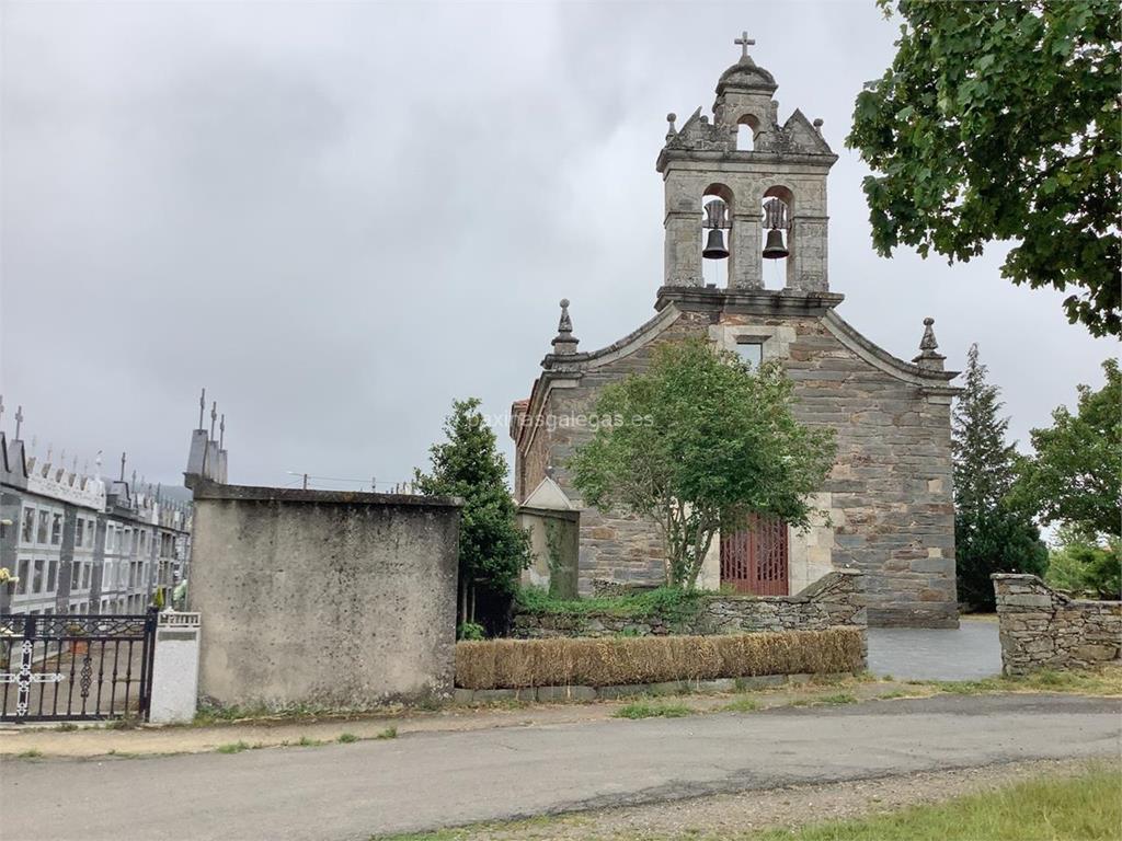 imagen principal Parroquia y Cementerio de San Martiño de Doade