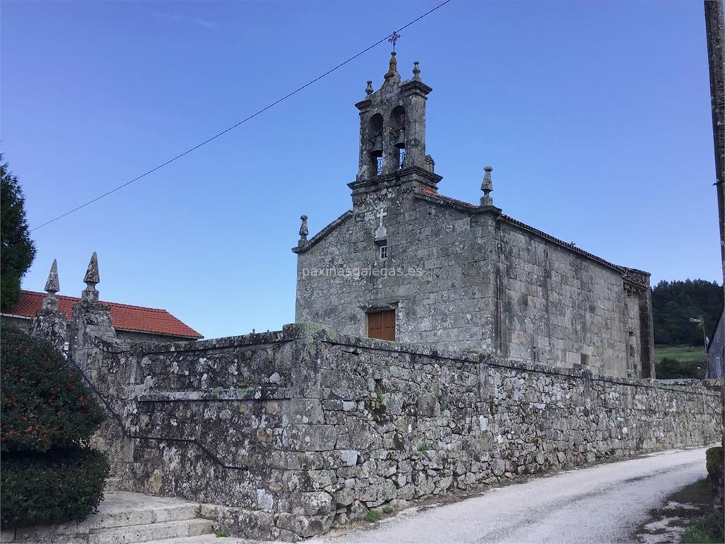 imagen principal Parroquia y Cementerio de San Martiño de Fiestras