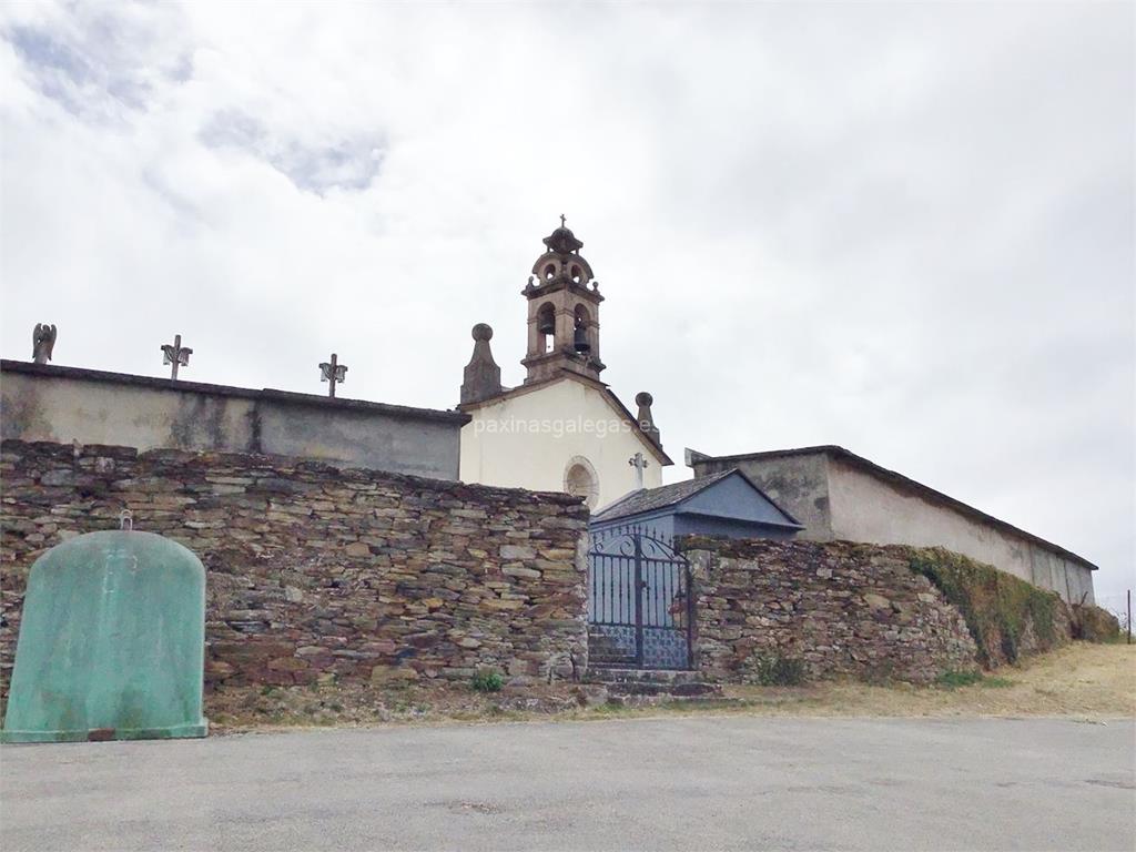 imagen principal Parroquia y Cementerio de San Martiño de Laiosa