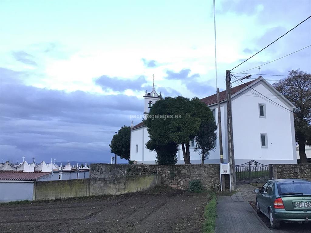 imagen principal Parroquia y Cementerio de San Martiño de Lestón