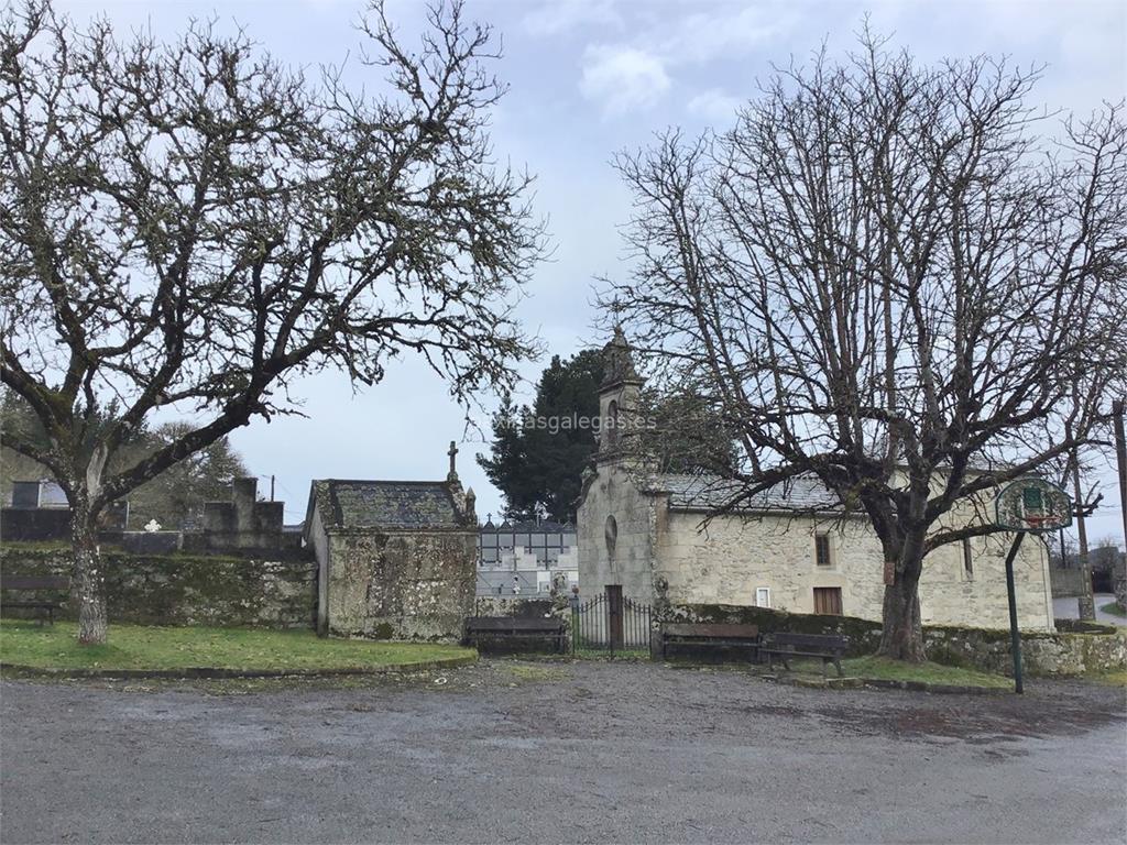 imagen principal Parroquia y Cementerio de San Martiño de Ombreiro