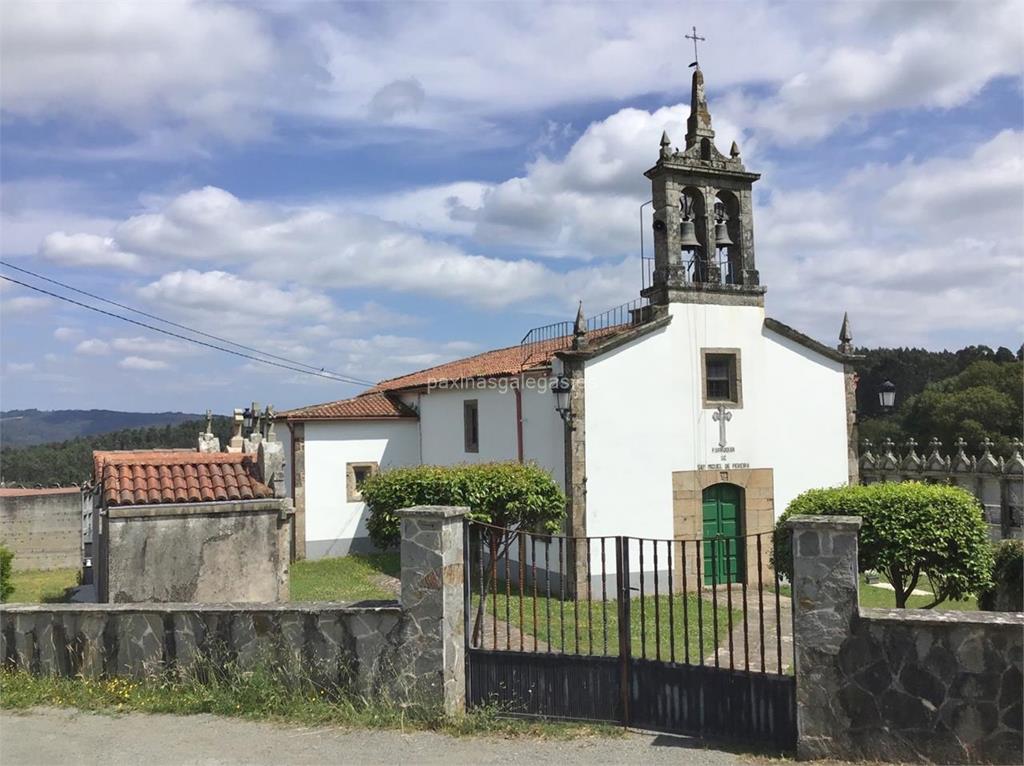 imagen principal Parroquia y Cementerio de San Miguel de Pereira