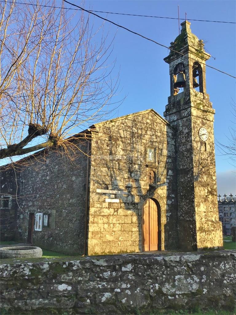 imagen principal Parroquia y Cementerio de San Miguel de Valadares