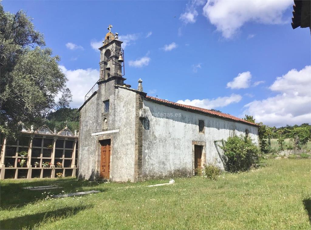 imagen principal Parroquia y Cementerio de San Xoán de Fontes Rosas