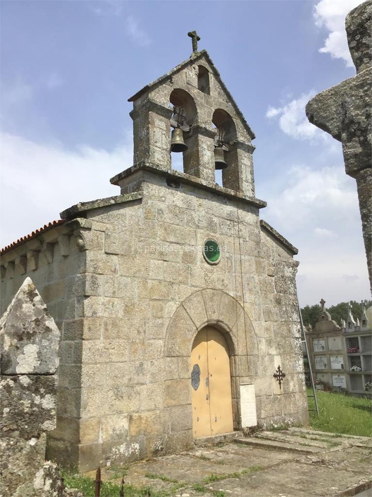 imagen principal Parroquia y Cementerio de Santa Baia de Chamosiños