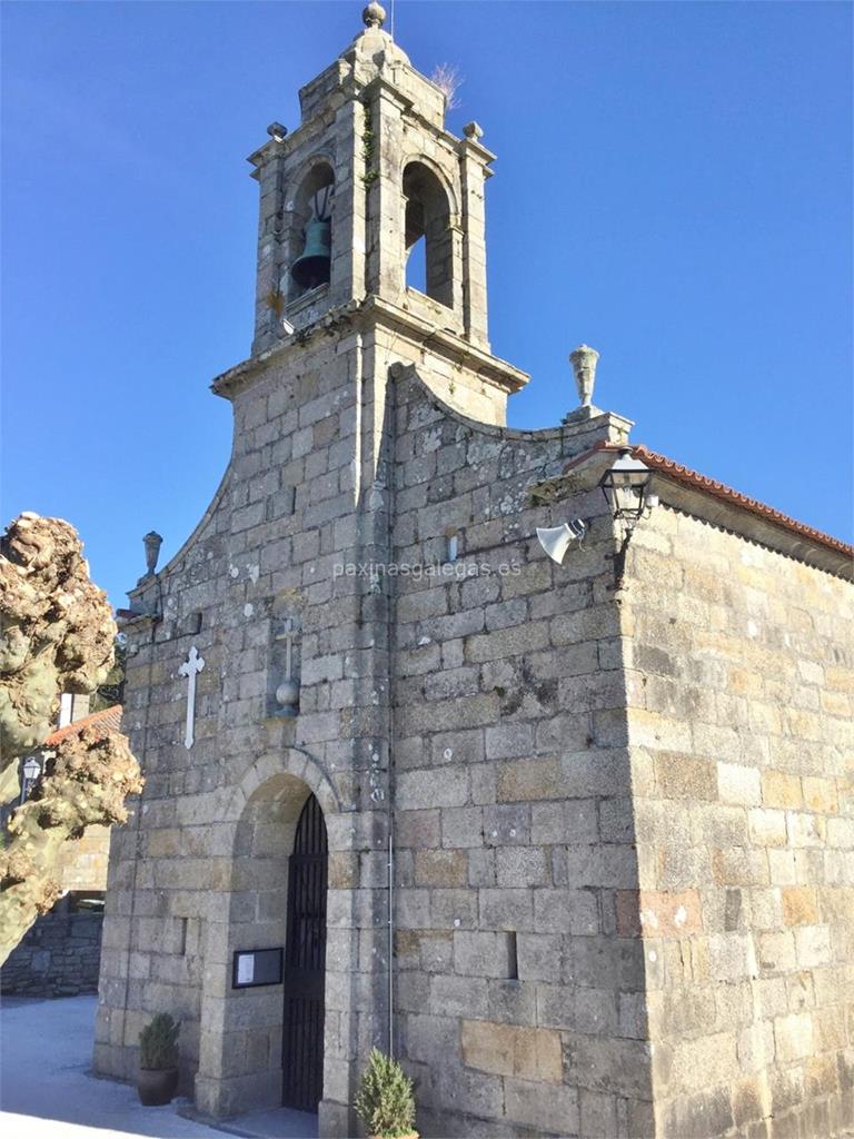 imagen principal Parroquia y Cementerio de Santa Cruz de Castrelo