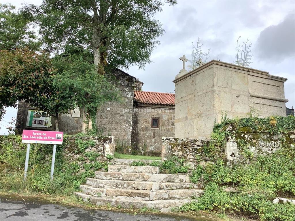 imagen principal Parroquia y Cementerio de Santa Leocadia de Frixe