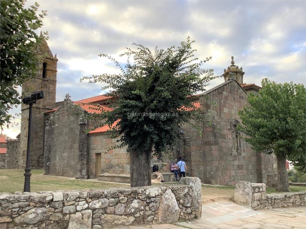 imagen principal Parroquia y Cementerio de Santa María das Areas