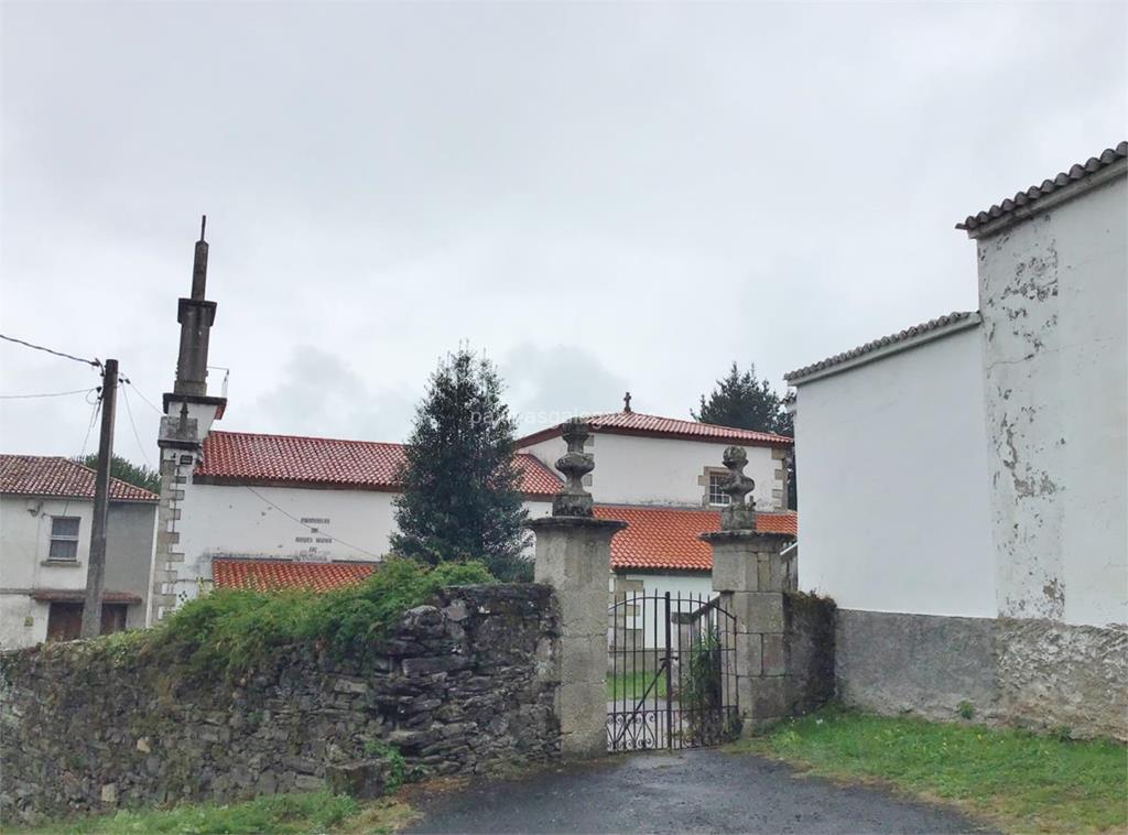 imagen principal Parroquia y Cementerio de Santa María de Centroña