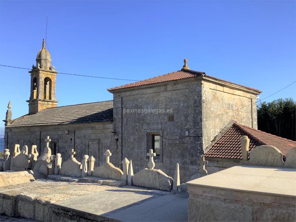 imagen principal Parroquia y Cementerio de Santa María de Lira