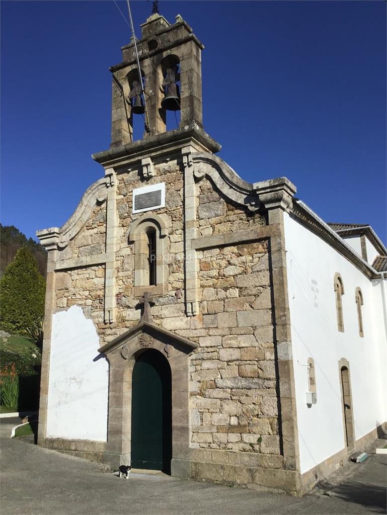 imagen principal Parroquia y Cementerio de Santa Uxía de Mandiá