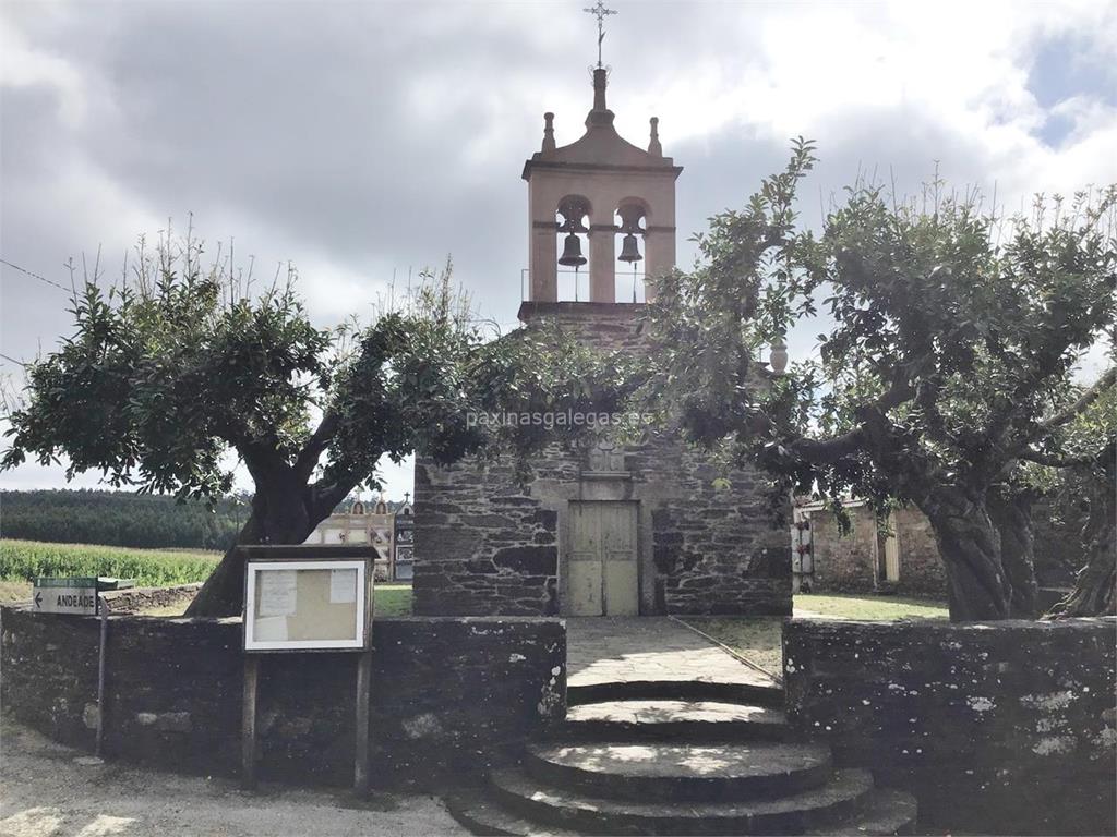 imagen principal Parroquia y Cementerio de Santiago de Andeade