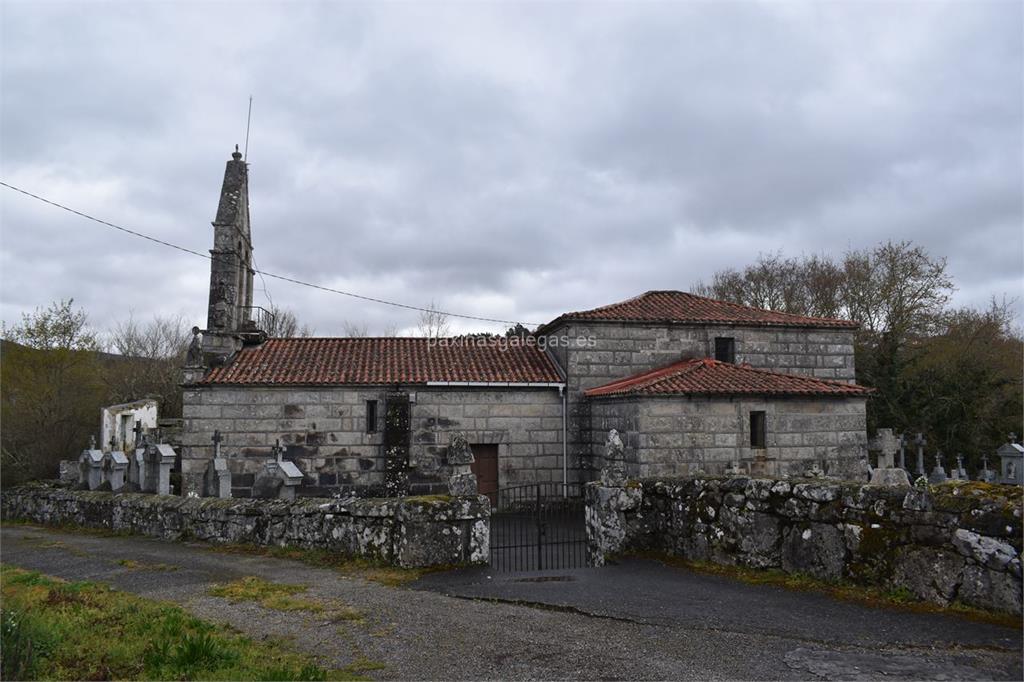imagen principal Parroquia y Cementerio de Santiago de Cadós