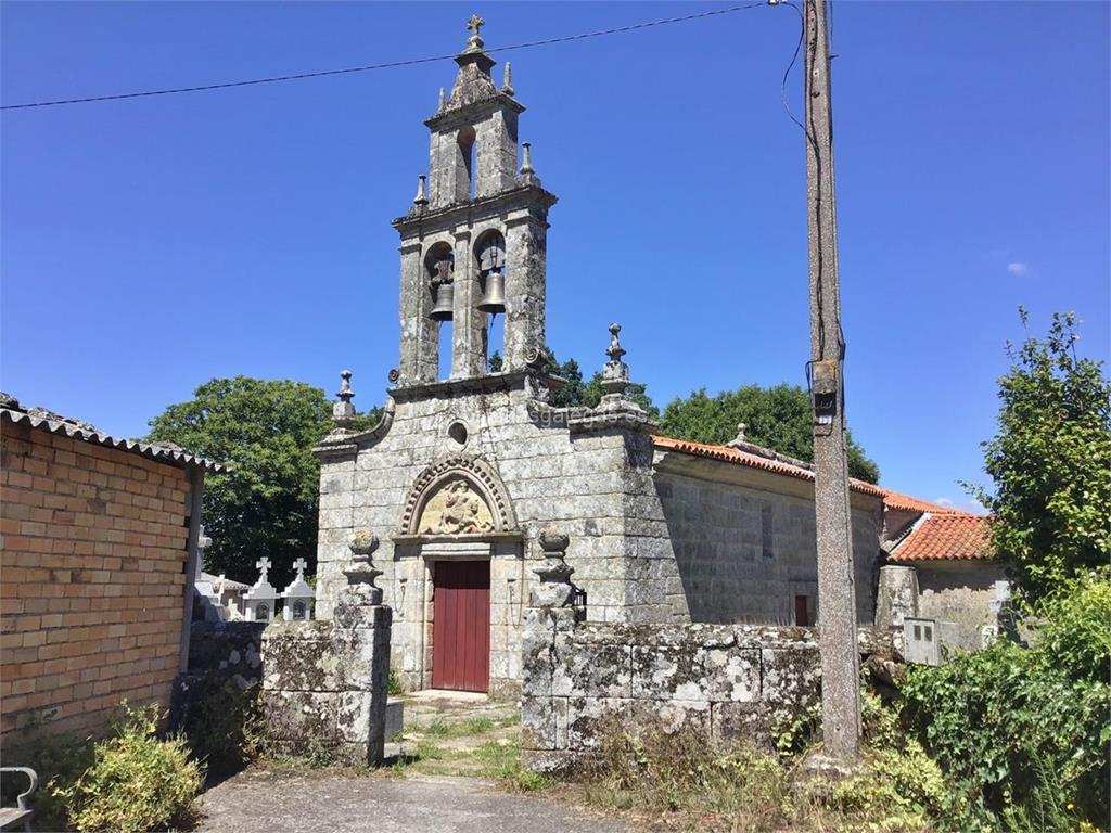 imagen principal Parroquia y Cementerio de Santiago de Coedo