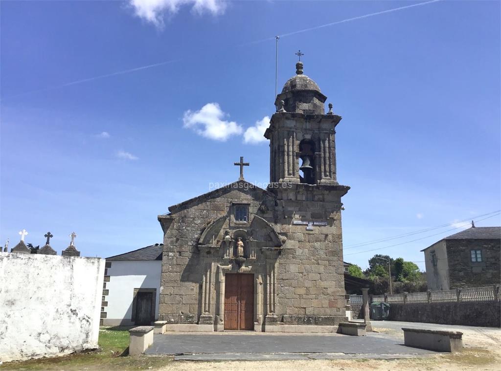 imagen principal Parroquia y Cementerio de Santiago de Lago