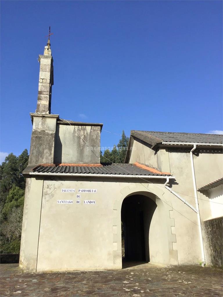 imagen principal Parroquia y Cementerio de Santiago de Landoi