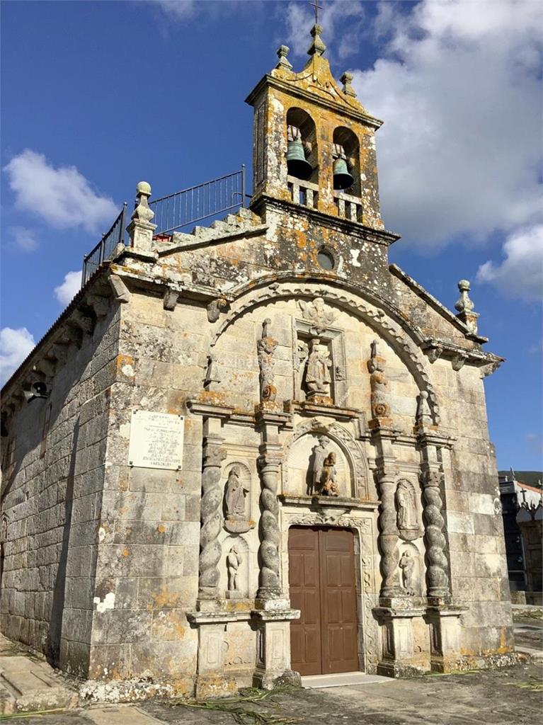 imagen principal Parroquia y Cementerio de Santiago de Traba